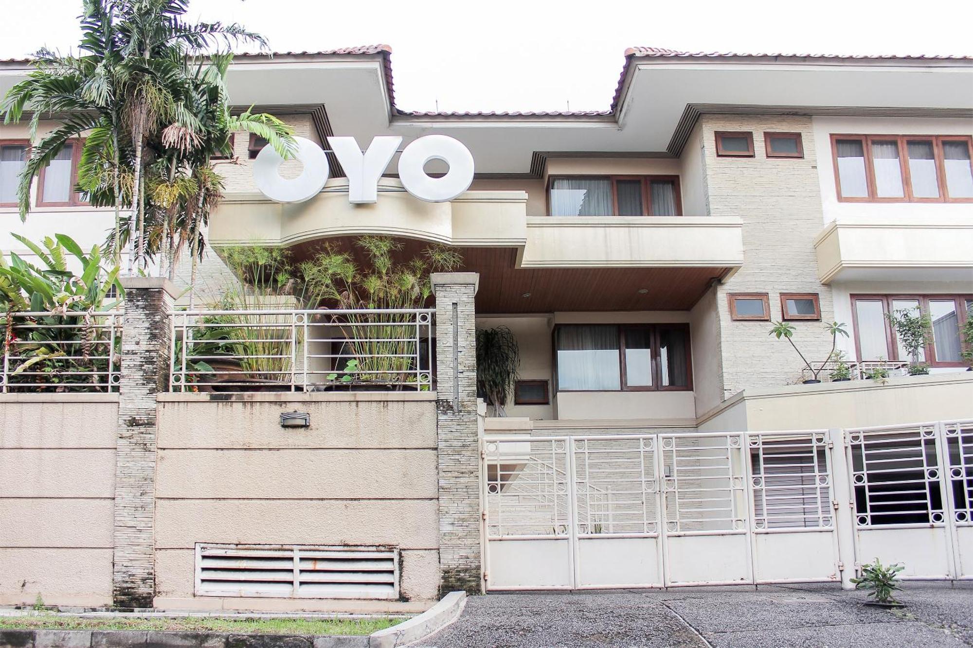 OYO 123 Puri Lotus Near Siloam Hospitals TB Simatupang Hotel Jakarta Exterior foto