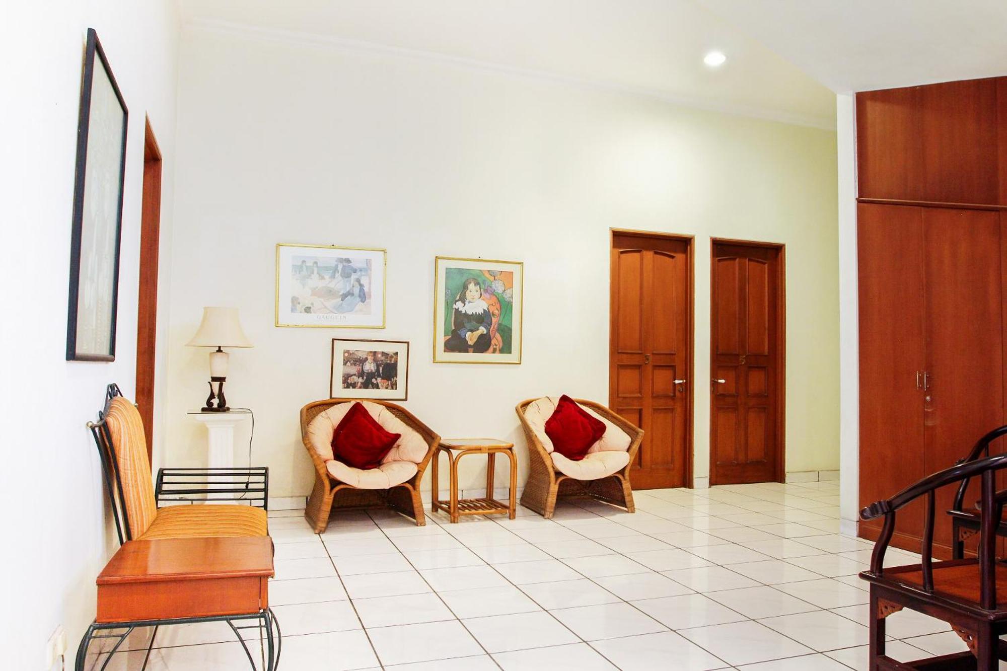 OYO 123 Puri Lotus Near Siloam Hospitals TB Simatupang Hotel Jakarta Exterior foto